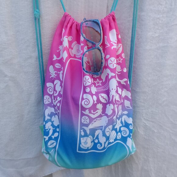 Bundle trendy sunglass&gorgeous-design-print quality backpack brand new